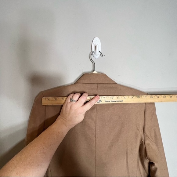 Briggs lightweight camel wool button front blazer size 6p - Picture 11 of 12